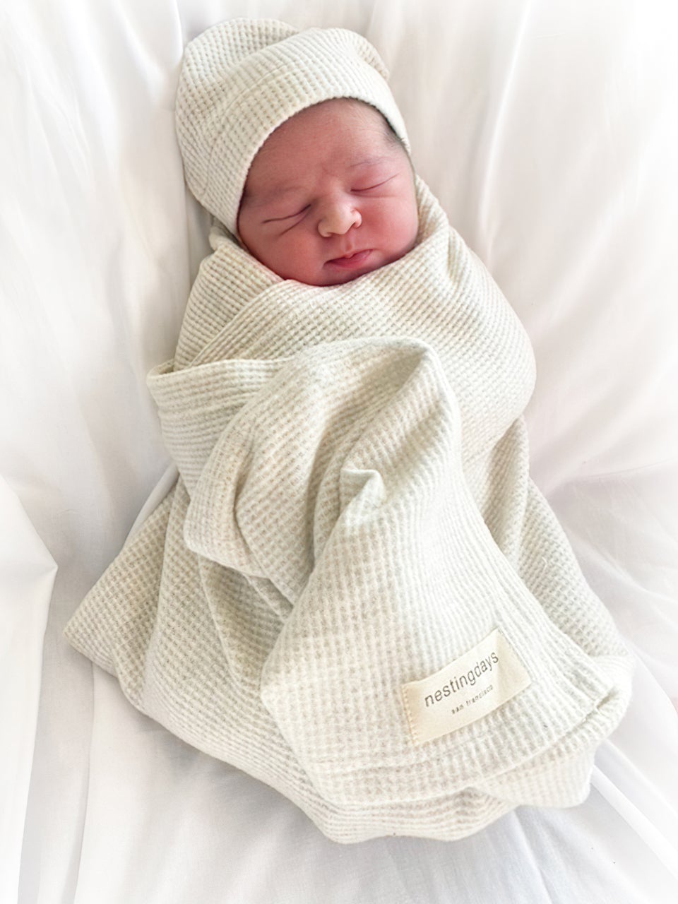 Waffle Weave Baby Blanket  + Matching  Baby Hat/Pant
