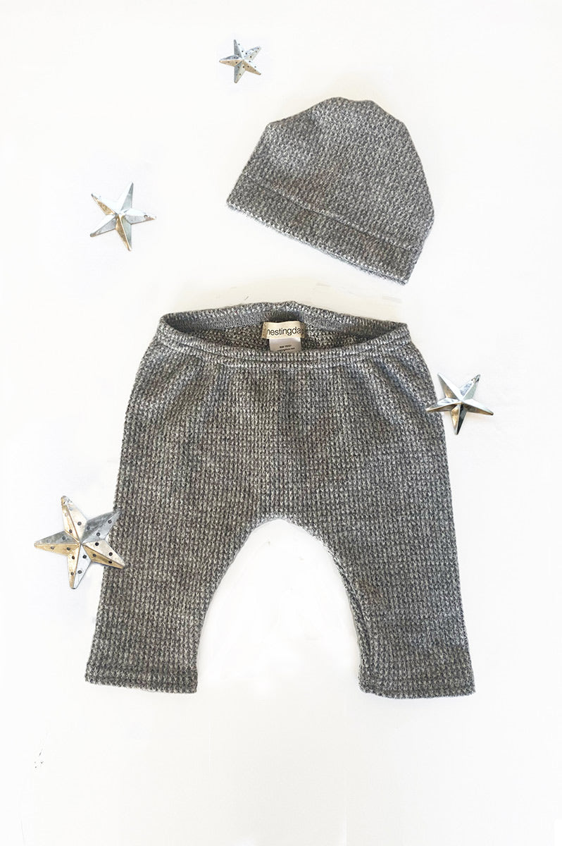 Baby Pants &amp; Hat - Newborn Set | Grey Waffle